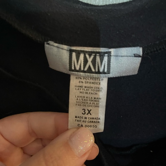 🥰 4/$25- Short Black “M” Tee - Plus - Picture 4 of 9